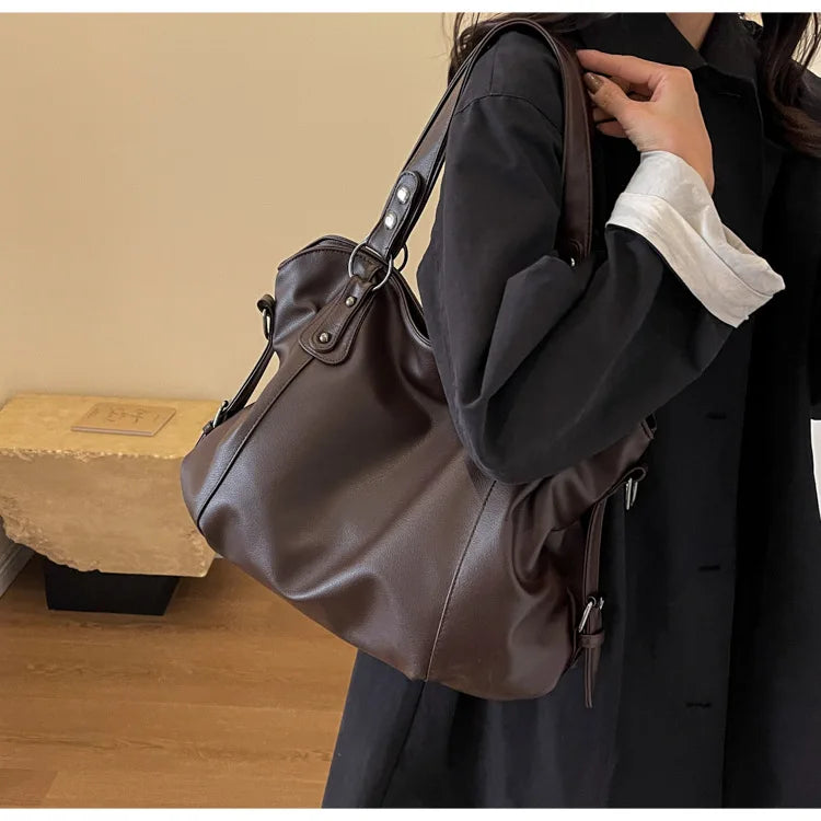 Zita | Large Soft Handbag with Removable Strap – Elegance and Practicality