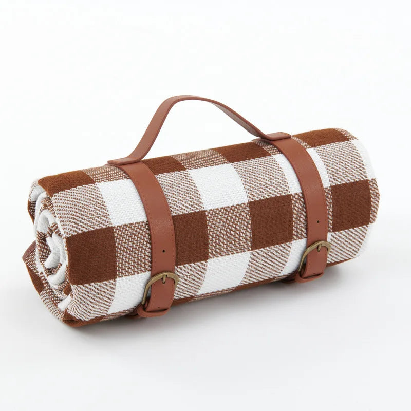 Waterproof Foldable Picnic Blanket – Classic Checkered Pattern