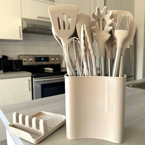 Set di 12 pezzi di pentole in silicone - Completo e comodo da usare