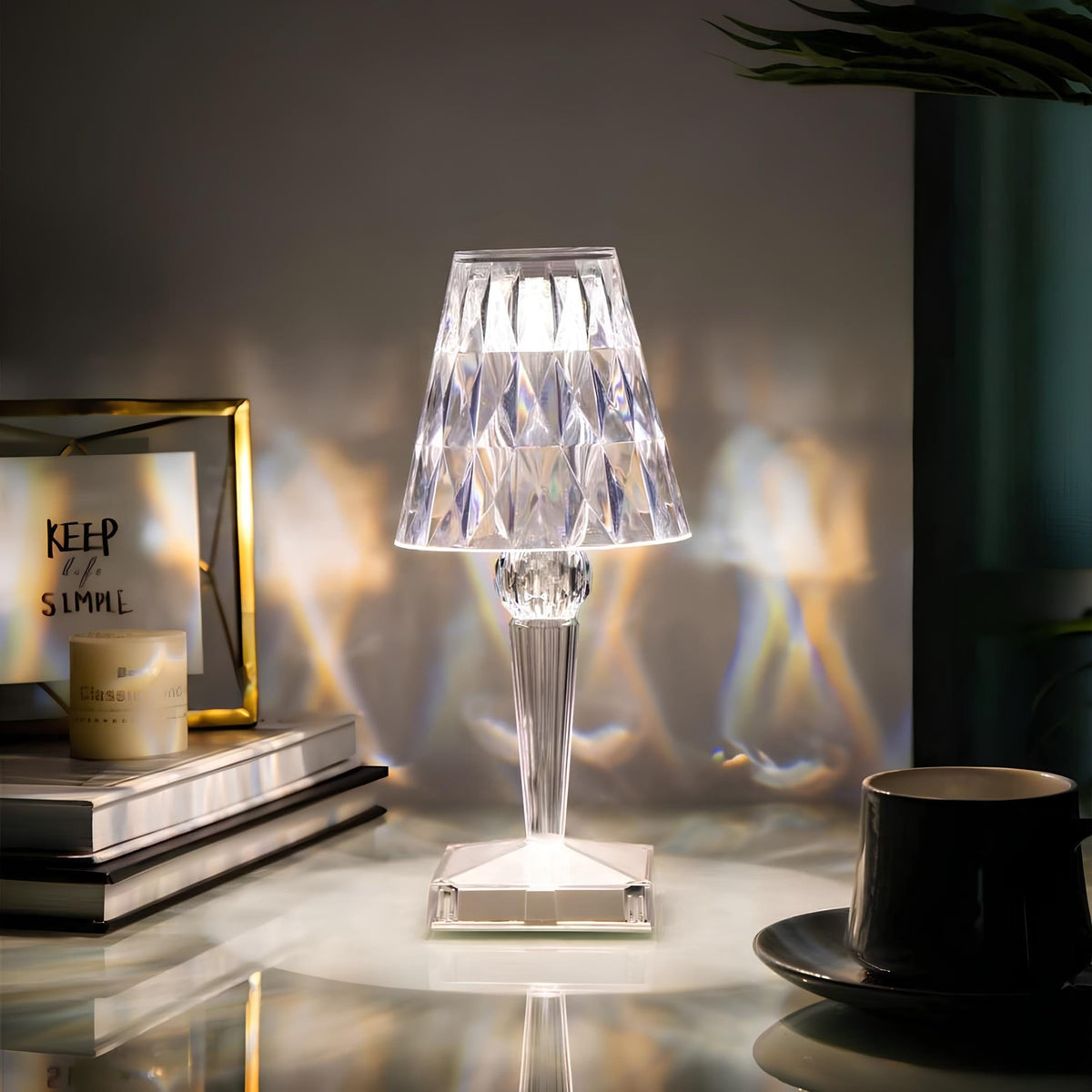 Kristály Asztali Lámpa – Modern Elegancia és Meleg Hangulat 