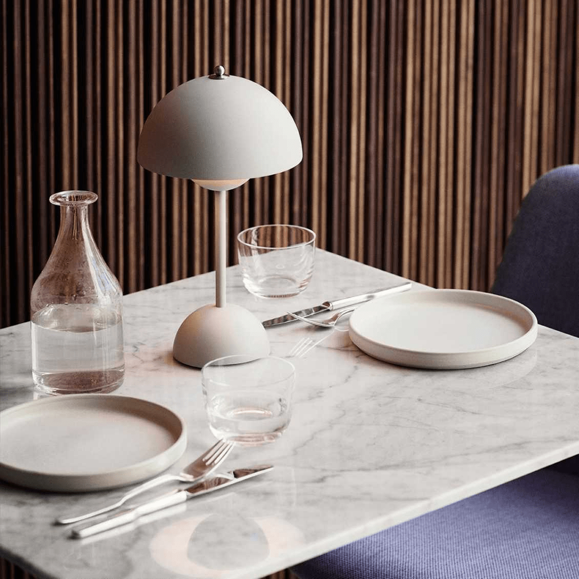 Lampada LED da Scrivania – Semplicità Moderna e Funzionalità 