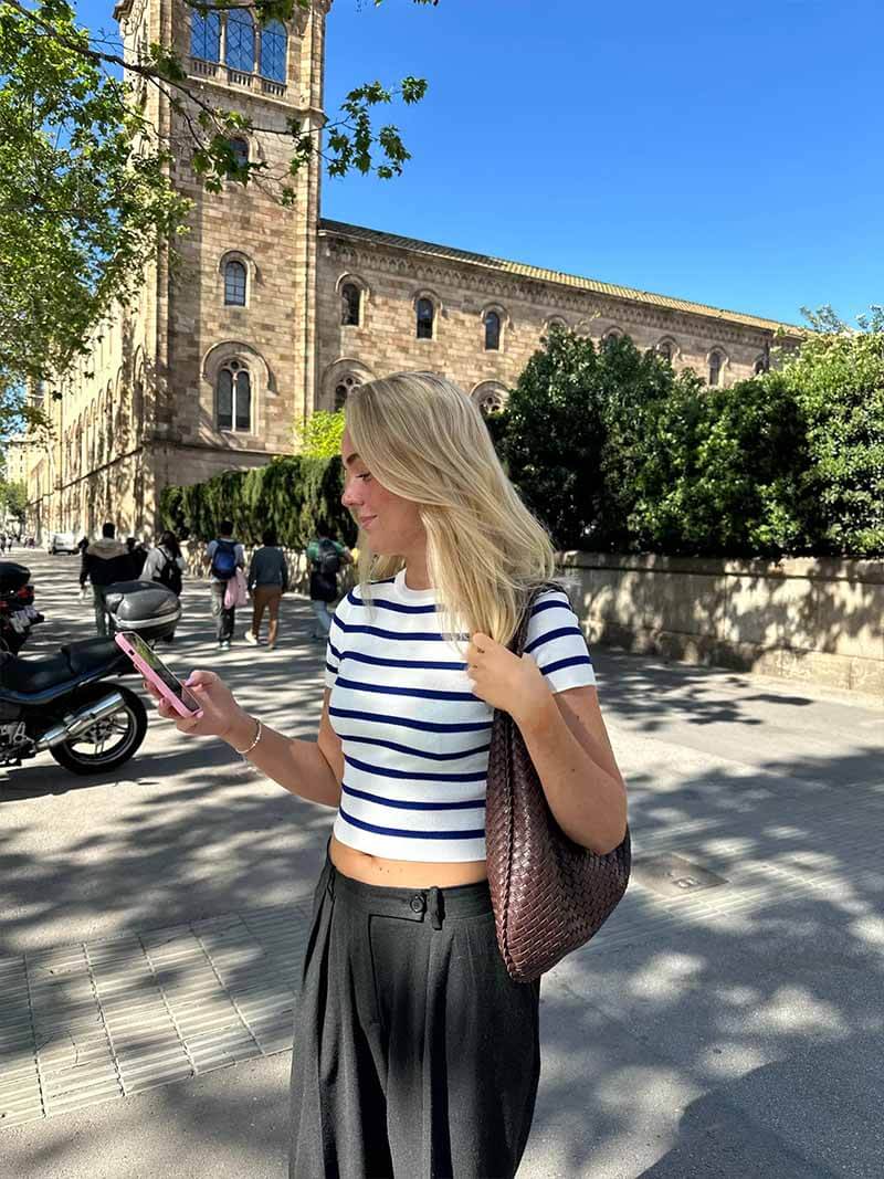 Josiane | Taška přes rameno tkaná – Řemeslná elegance a nadčasové kouzlo 