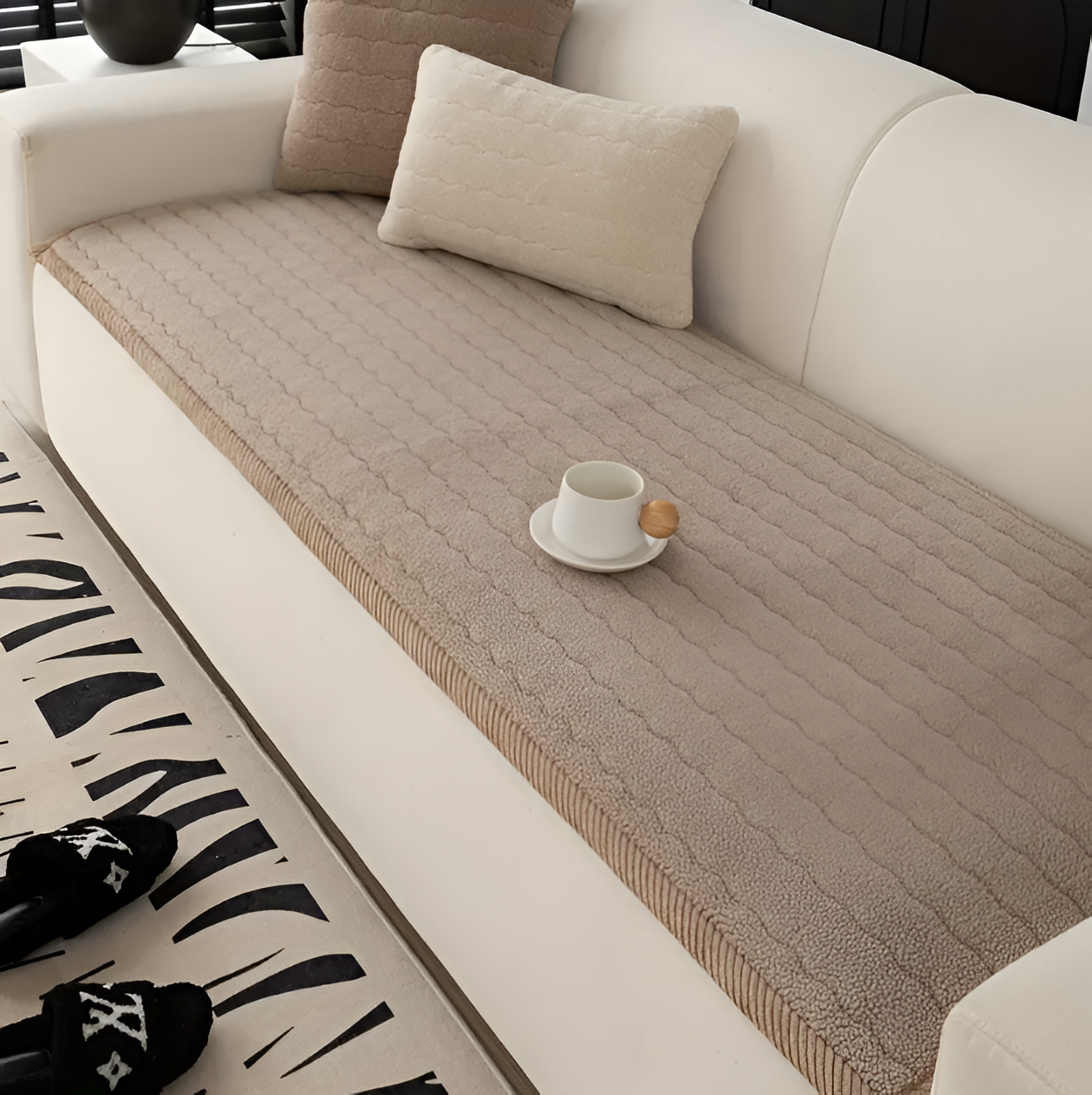 Pokrowiec na kanapę antypoślizgowy – idealna ochrona dla zwierząt 