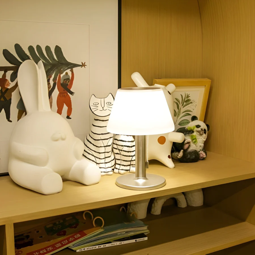 Elegant Solar Table Lamp – Style and Refinement 