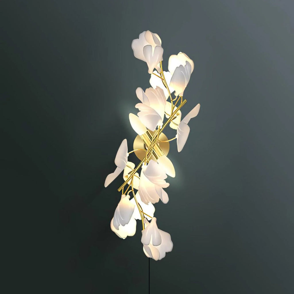 Candeeiro de parede floral - elegância dourada e luz suave
