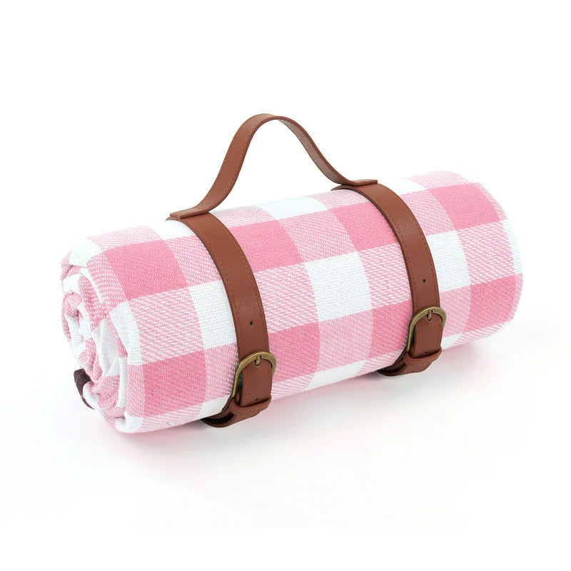 Waterproof Foldable Picnic Blanket – Classic Checkered Pattern 