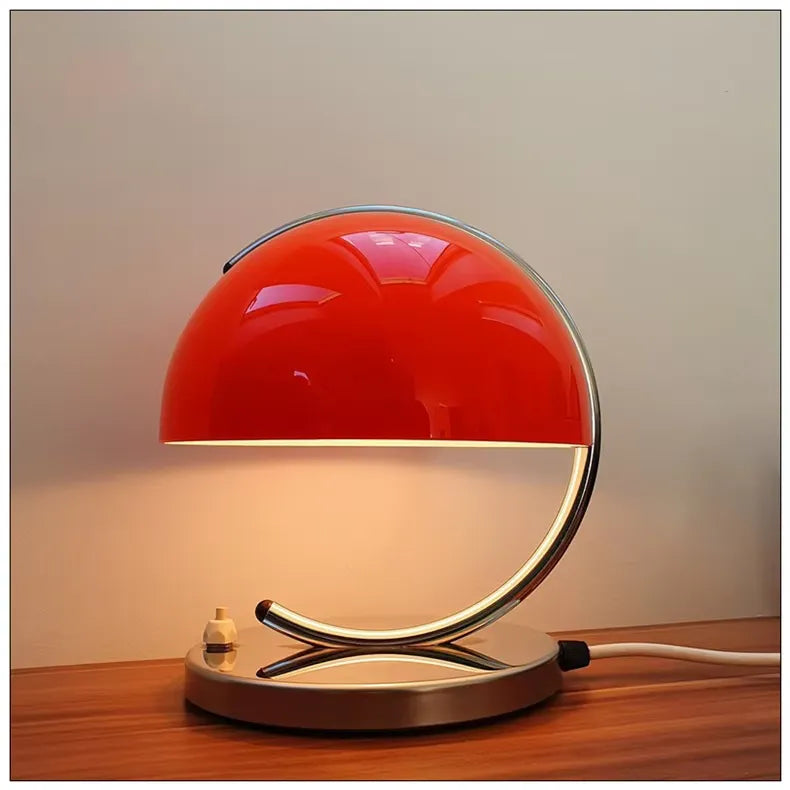 Skrivbordslampa i skandinavisk stil i glas – elegans och modernitet 