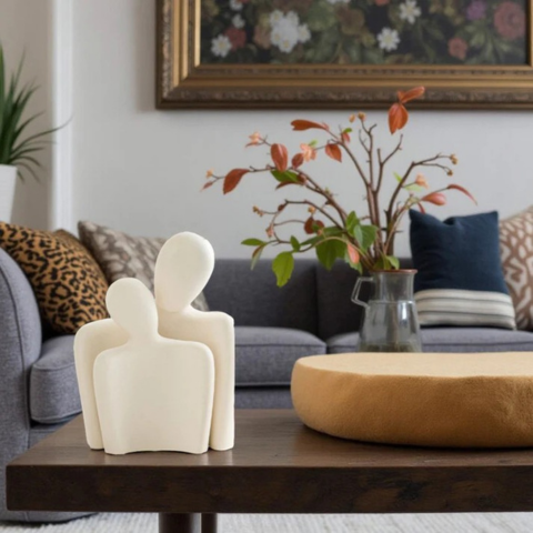 פסל זוג מחובק – אלגנטיות אמנותית ורגשית 