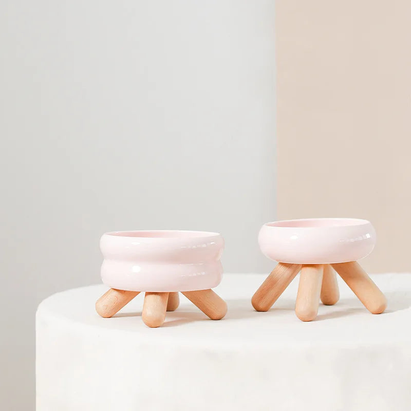 تصميم وعاء القطط المرتفع - الراحة والأناقة الطبيعية