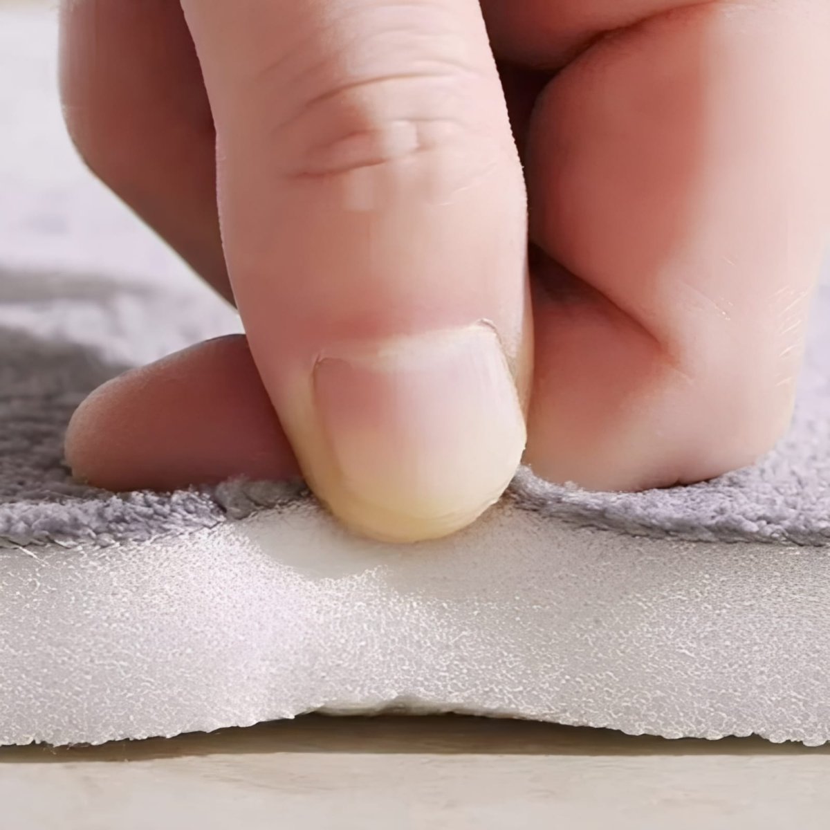 Υπερ-απορροφητικό αντιολισθηρό χαλάκι μπάνιου – Άνεση και καθημερινή ασφάλεια 