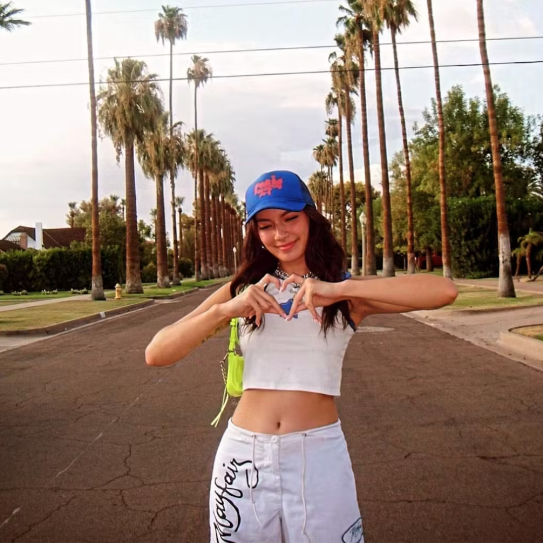 レトロなデジタルカメラ - クラシックなデザインとHD画質