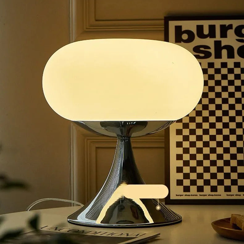 Lampa stołowa w stylu Bauhaus z lat 20. 