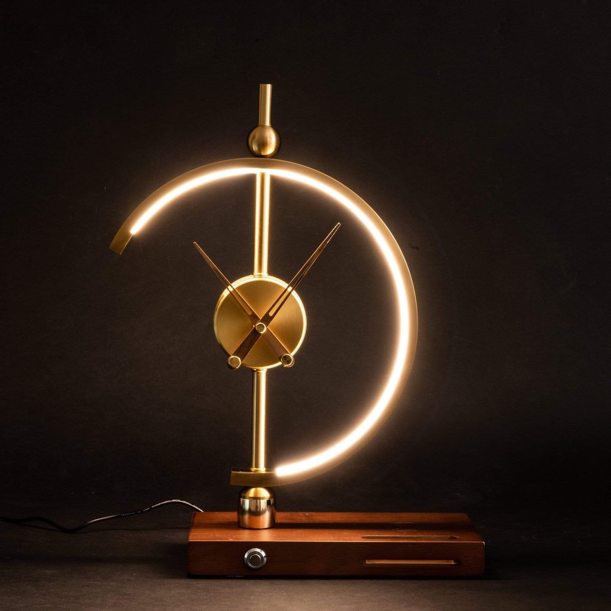 Lampe De Table Avec Horloge Et Chargeur Sans Fil — vue 2