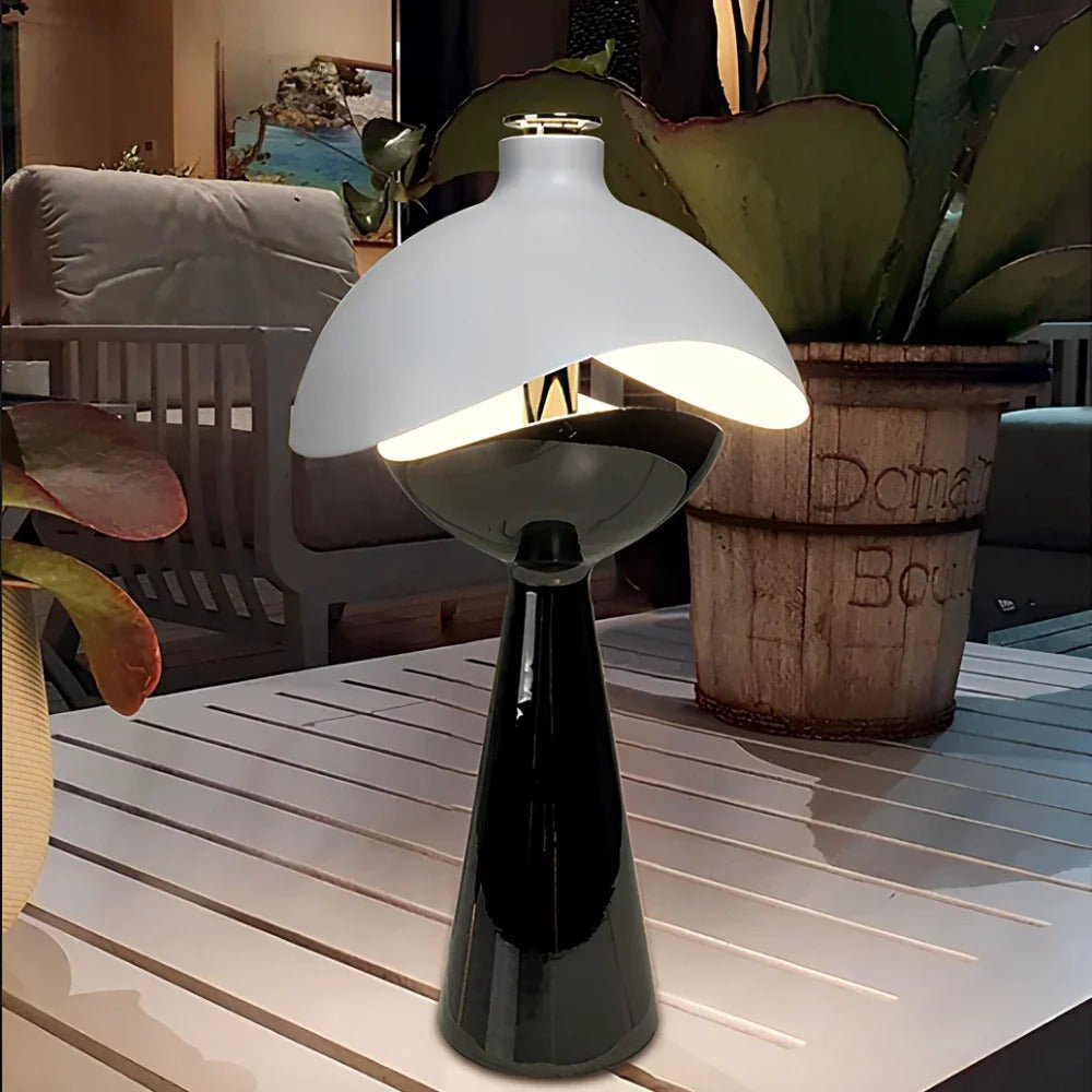 Lampe De Table Sculptée